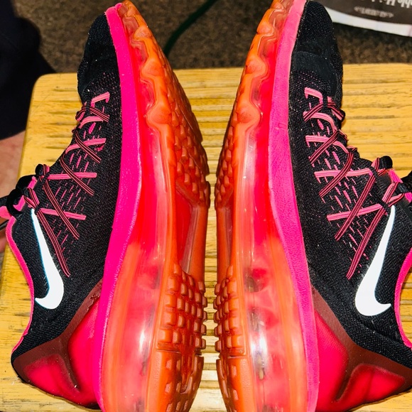Nike Bright Pink Sneakers - Picture 1 of 4